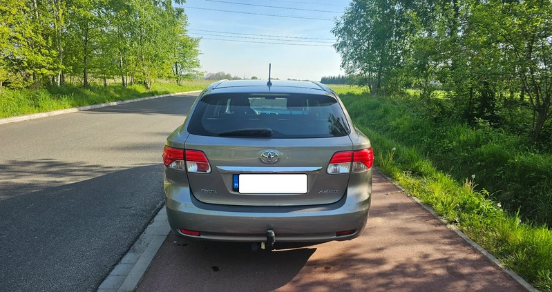 Toyota Avensis cena 32400 przebieg: 280000, rok produkcji 2014 z Chełmek małe 254